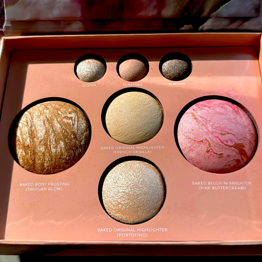Laure Geller Baked full face basics